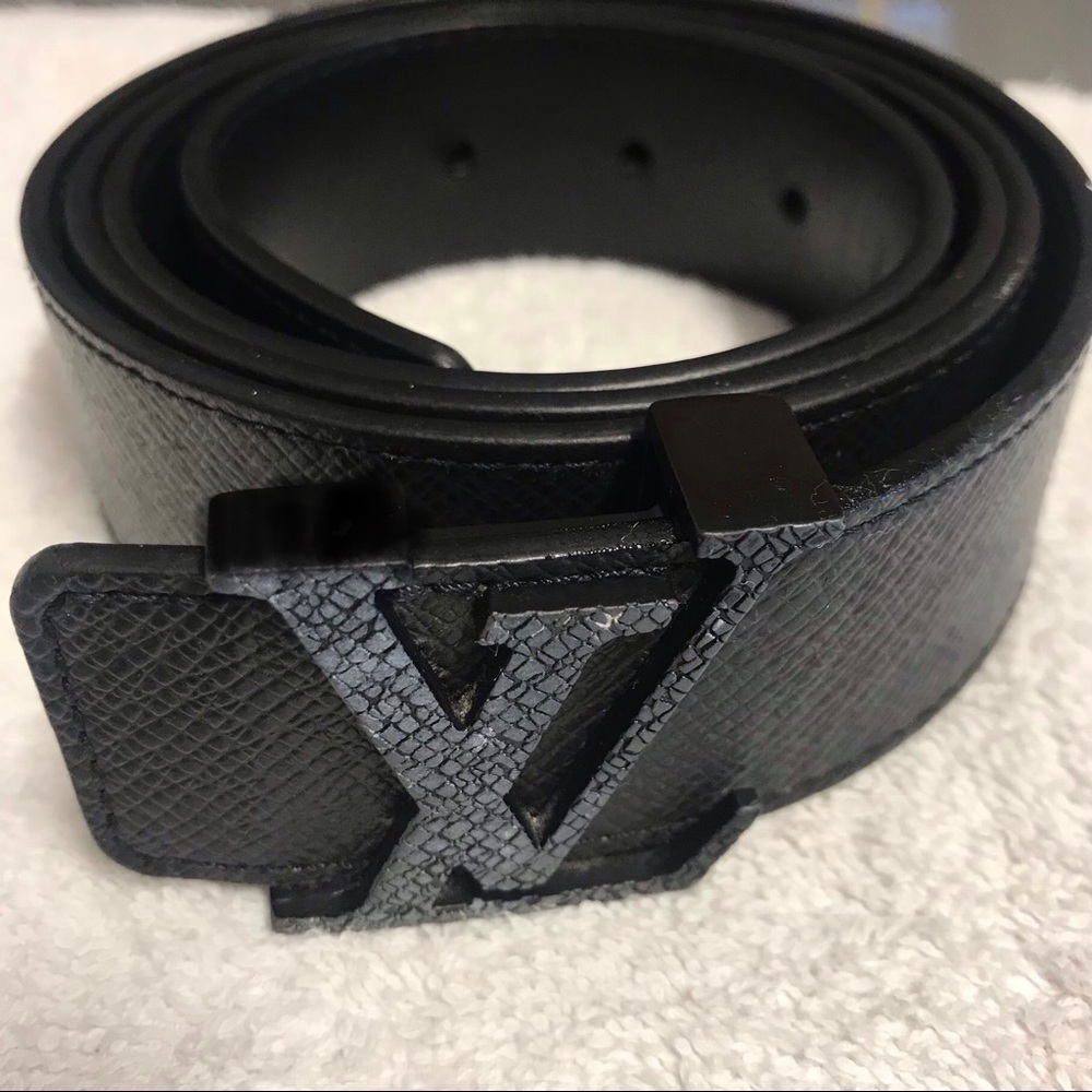 authentic Louis Vuitton belt is good condition.